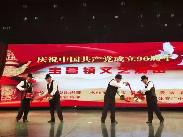 非洲有个岛国，岛上几乎全是黄种人，每年丰收流行一个“翻尸节”